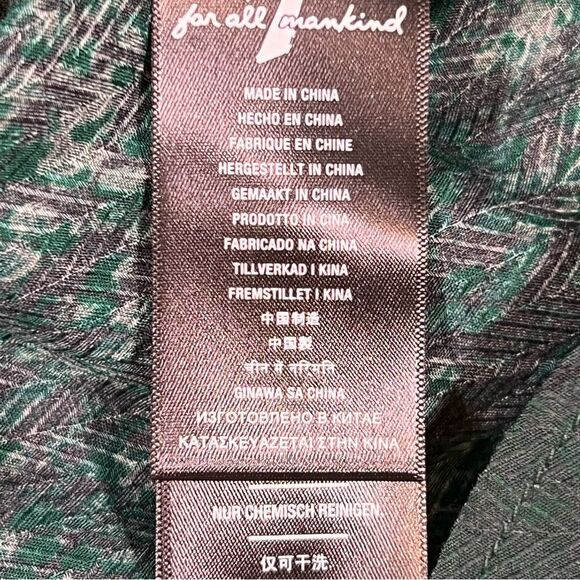 7 for all mankind top 🖤 snake print 🖤 green and black 🖤 new 🖤 size XS - Picture 10 of 10